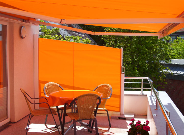 Retractable Side Screen Awning blinds for the garden, patio and home