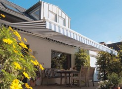 Markilux 1100 patio dining area resized