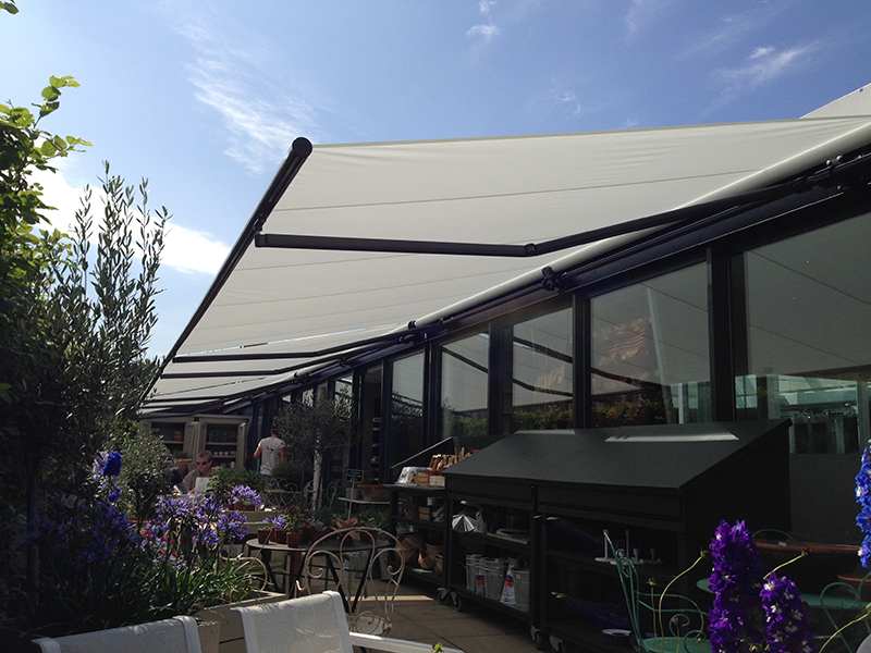 Commercial Retractable Awnings Cassette Awnings for Commercial Use