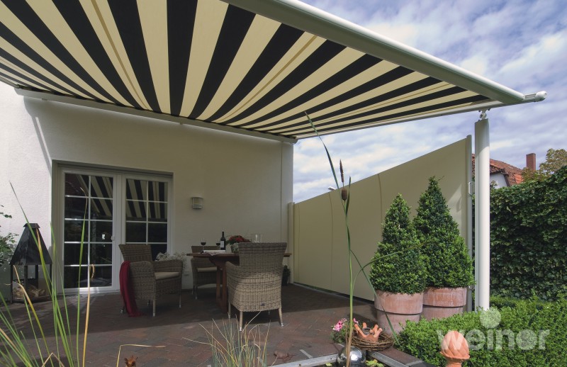 Weinor Plaza Home with stripe awning