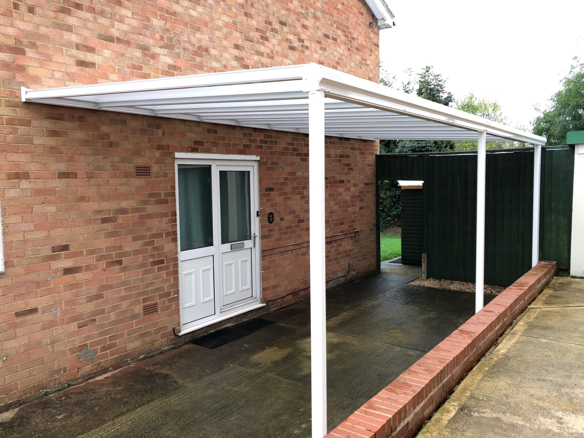 P16 Polycarbonate carport