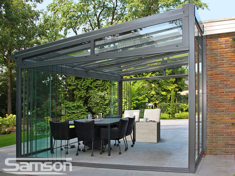 Erhardt Glassroom with front and side sliding doors